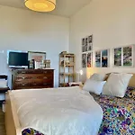 3-room With Sea View, A/c & Free Parking