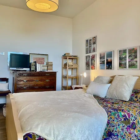 3-room With Sea View, A/c & Free Parking