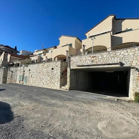 3-room With Sea View, A/c & Free Parking Apartamento