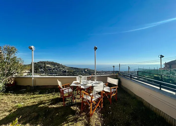 3-room With Sea View, A/c & Free Parking 아파트